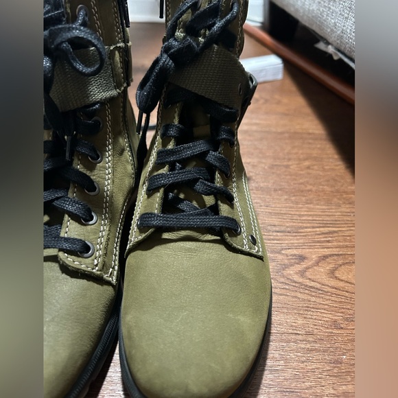 Dromedaris Olive Green Combat Boots - Picture 3 of 11